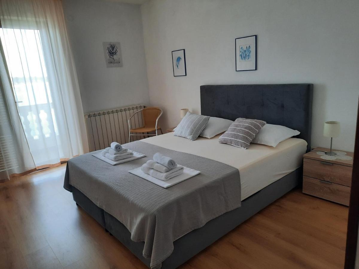 Apartments And Rooms Vinko Barbat na Rabu Ngoại thất bức ảnh