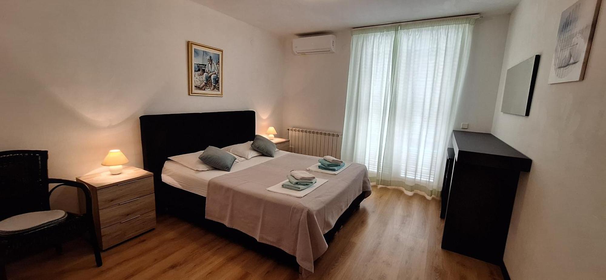 Apartments And Rooms Vinko Barbat na Rabu Phòng bức ảnh
