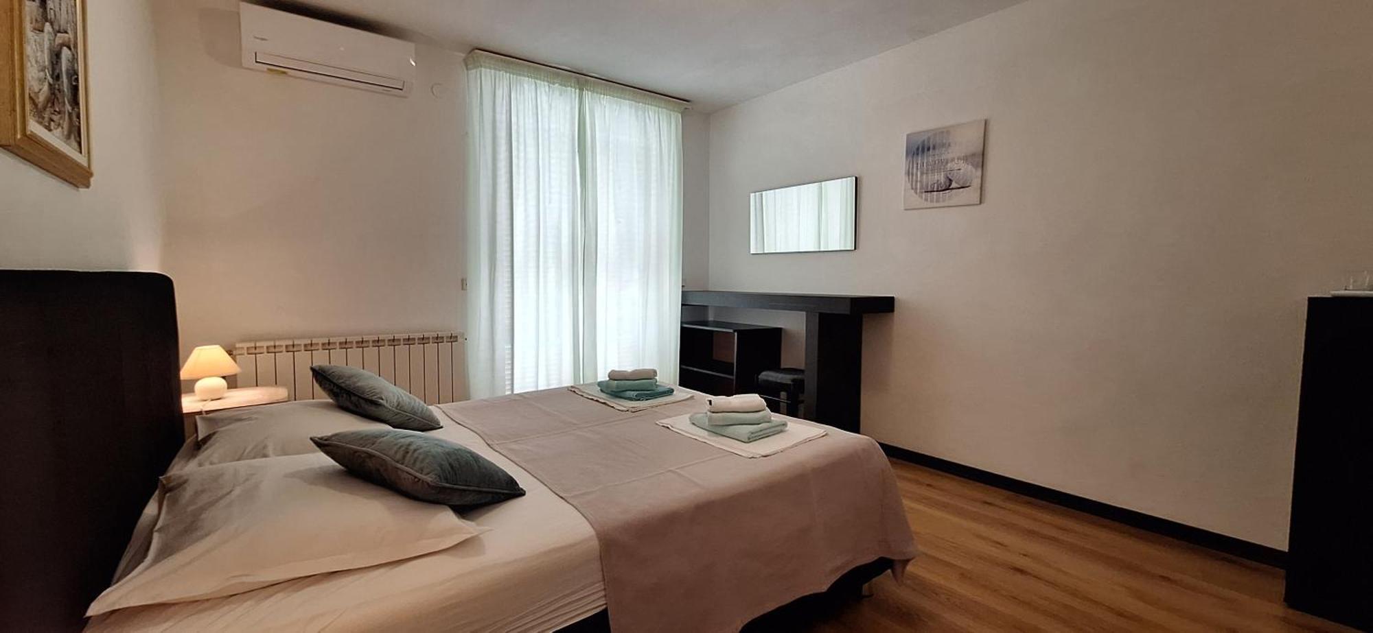 Apartments And Rooms Vinko Barbat na Rabu Phòng bức ảnh