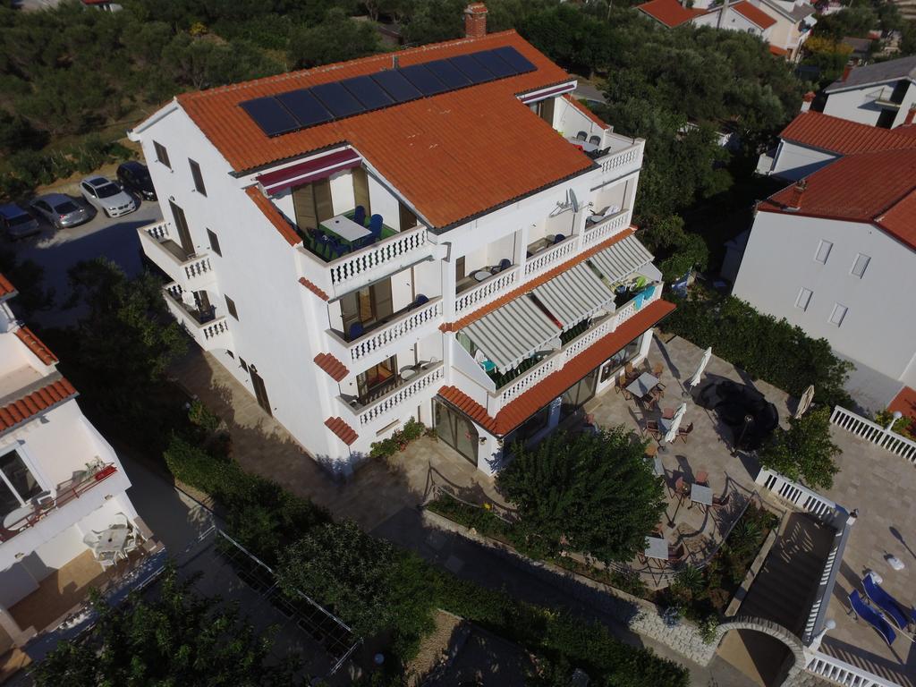 Apartments And Rooms Vinko Barbat na Rabu Ngoại thất bức ảnh