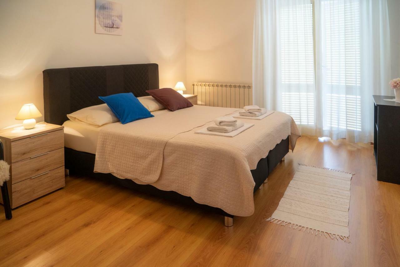 Apartments And Rooms Vinko Barbat na Rabu Ngoại thất bức ảnh